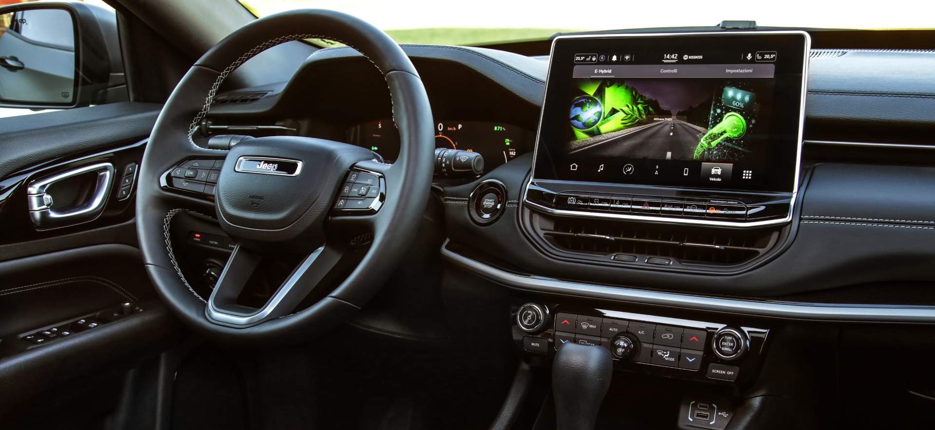 10.1" UCONNECT™ INFOTAINMENT SYSTEM